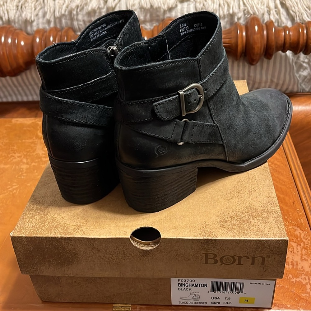 Born Binghamton Black Distressed Leather Suede Ankle Boots Size 7.5M - Picture 2 of 4
